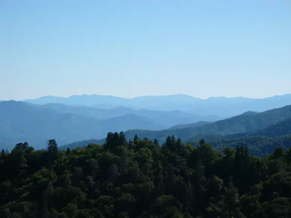 Unveiling Hidden Gems: Off-the-Beaten-Path Destinations in the Smokies  Nestled amidst the grandeur of the Great Smoky Mountains lies a treasure trove of hidden gems waiting to be discovered. W,Ken Herod