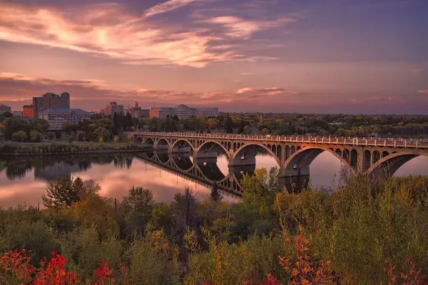 ext-saskatoon-bridge-skyline-red-sky-sunset