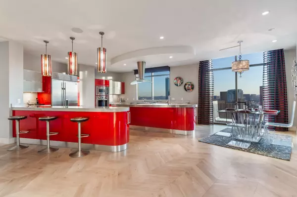 Experience Luxury Living in the Sky: One-of-a-Kind Rooftop Penthouse on Las Vegas Strip,Helen Michel