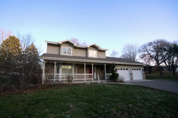 Price Reduced on this 3,500+ Sq. Ft. Minnetonka Home,Chuck Carstensen