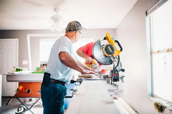 Should Sellers Make Major Home Repairs?,James W Hooker