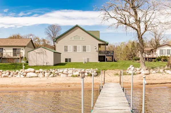 Stunning 4BR/3BA Aitkin Home on Mille Lacs Lake,Chuck Carstensen
