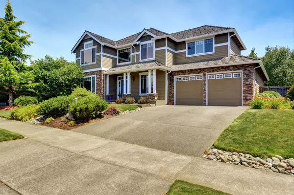 A very neat American house with gorgeous outdoor landscape