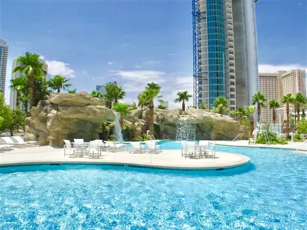 Turnberry Towers High Rise Condos