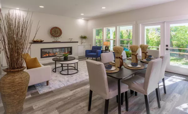 Susie's Staging -- Federal Way Example,Don & Susie Karstedt