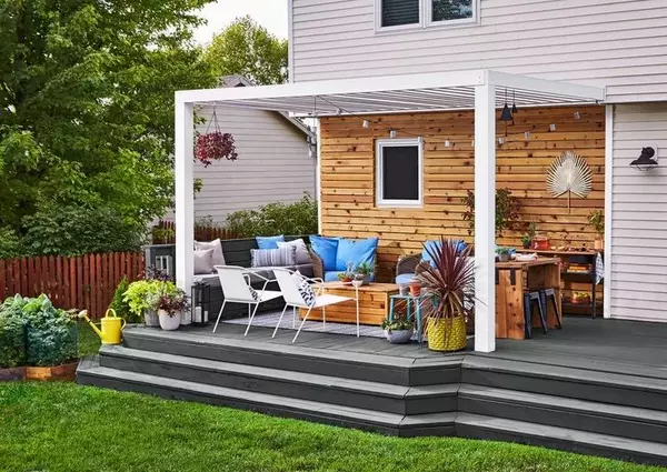 Transforming Your Outdoor Space for the Season