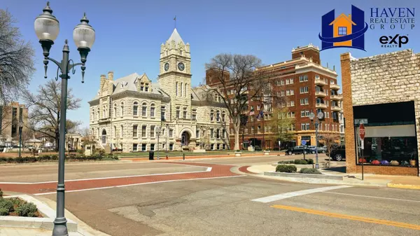 What is special about Manhattan Kansas?,Kyle Powers