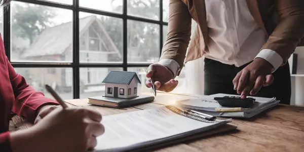 Turning the Tables: Navigating Low Home Offers Like a Pro,Chris O'Neal