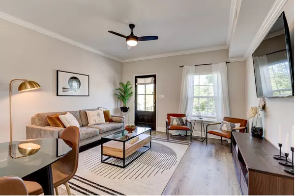 feature image of 10 Amazing Airbnbs in New Orleans You Should Check Out