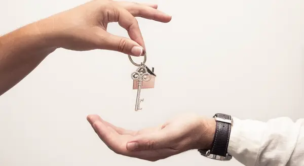 Capitalize on the Favorable Housing Market,James Lynch