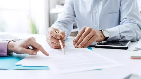 Why a Real Estate Agent Is Your Ace in the Hole for Negotiating Your Dream Home