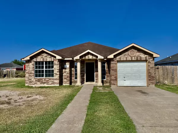 Cul-de-sac home: 2217 Linsay Ave, Weslaco, TX,Hector Bernal