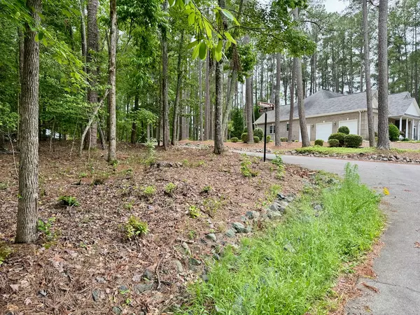 feature image of Discover the Perfect Retreat in Carolina Trace, Sanford