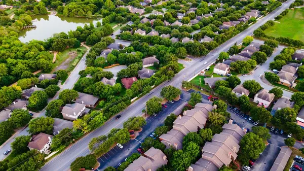 Buying a Home in a Seller's Market: Realtors' Tips for Success,Alex Mendel