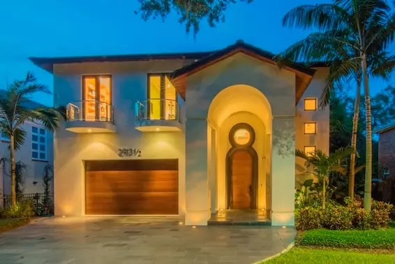 Why Do Custom Contemporary/Modern Homes Often Command A Premium Price Per SQ/FT?,Shane Vanderson