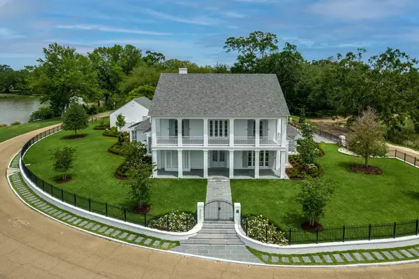 LSU Coach Brian Kellys Baton Rouge Mansion I Inside Look,Tyler Terrebonne