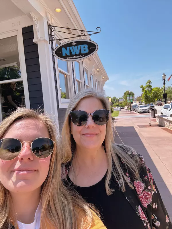 Young's Yum: NWB,Sara Latta-Young