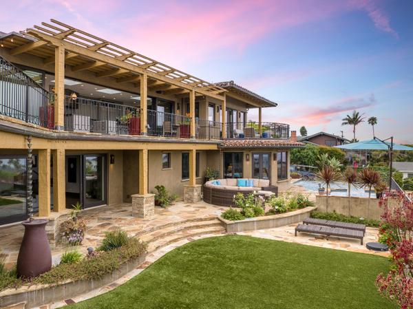 Exceptional Sunset Cliffs Living: Panoramic Ocean Views at 952 Cornish Dr, San Diego