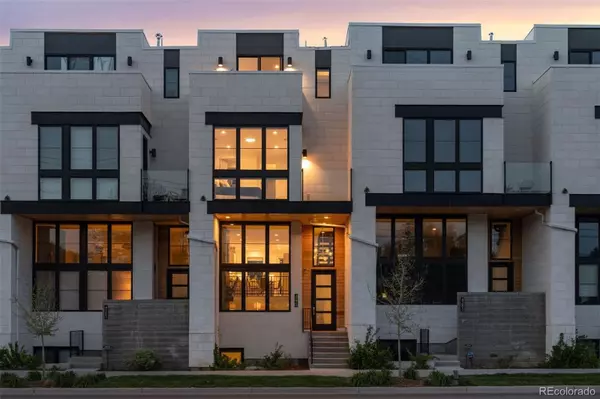Exquisite Luxury Home in Denver’s 9+CO District,Robert Tait