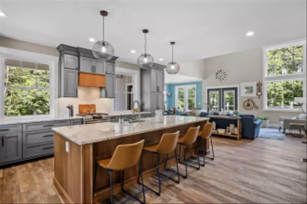 Home Kitchen and Island