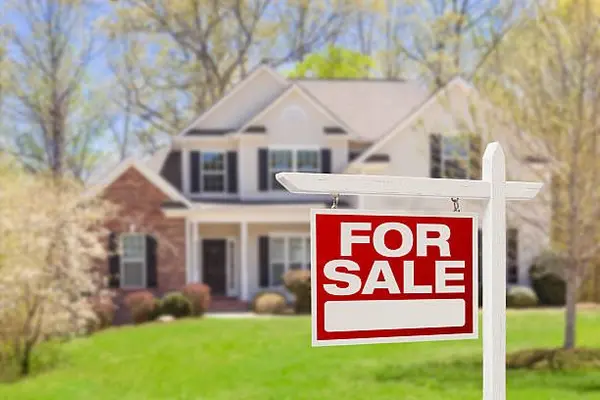 Why Sell Your Home With A Licensed REALTOR®