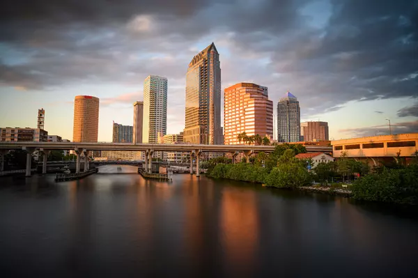 skyline-of-downtown-tampa-on-the-hillsborough-rive-2023-11-27-05-34-51-utc