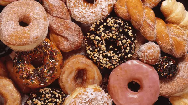feature image of Must-Try Donut Shops in Omaha for Your Summer Bucket List