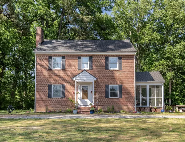 NEW LISTING ALERT! A Charming Countryside Retreat right outside RVA,Michael Grider