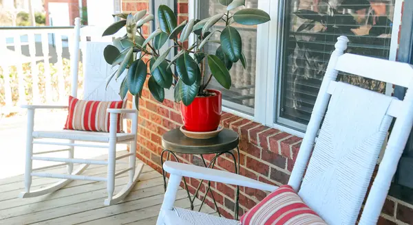 What's Motivating Your Move?,Kevin Valle