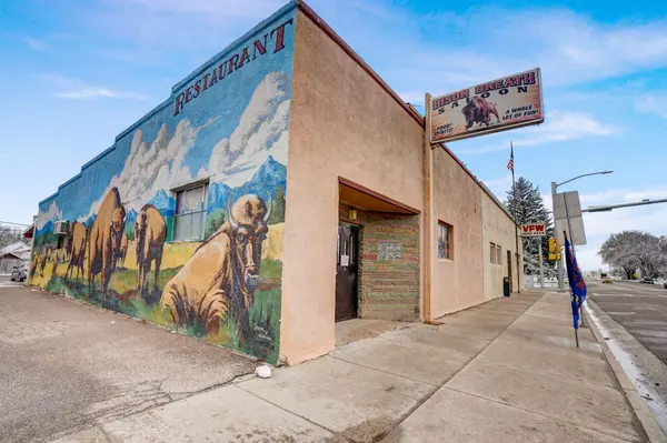 Discovering Ault, Colorado: A Unique Little Town,Christine Gwinnup