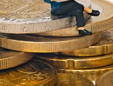 5 Ways to Level Up Your Banking Smarts,Ali Pourmemar