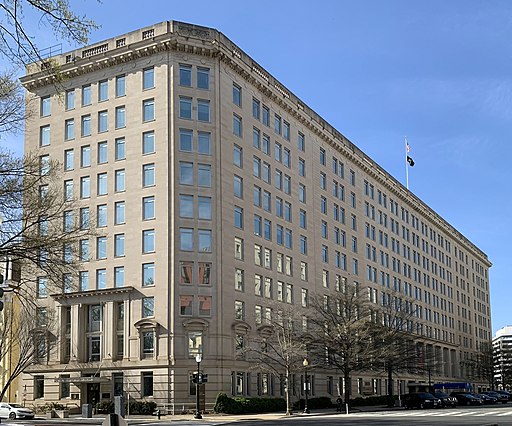 "Veterans Administration Building" by APK is licensed under CC BY-SA 4.0.