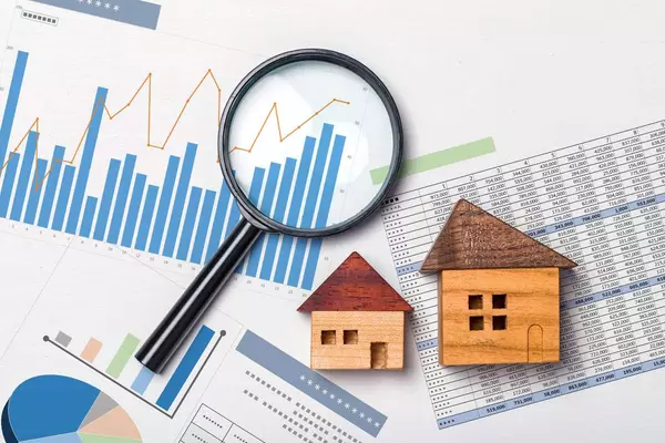 Decoding Mortgage Rates,Lyndsey Johnson