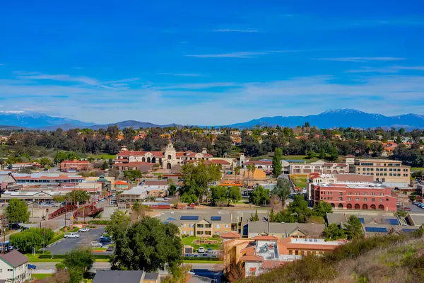 Choosing Between a Single Family House and a Condo in Temecula, CA,Paige Hardy Hill