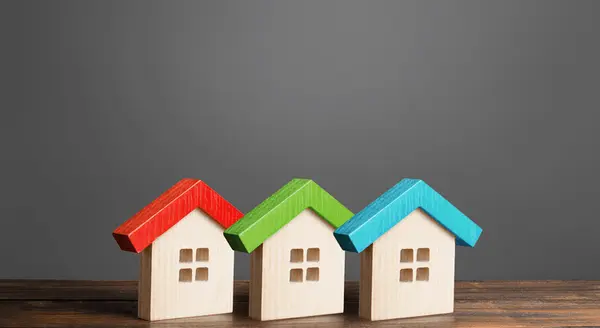 Housing Market Predictions: Outlook for the Second Half of 2024,James Lynch