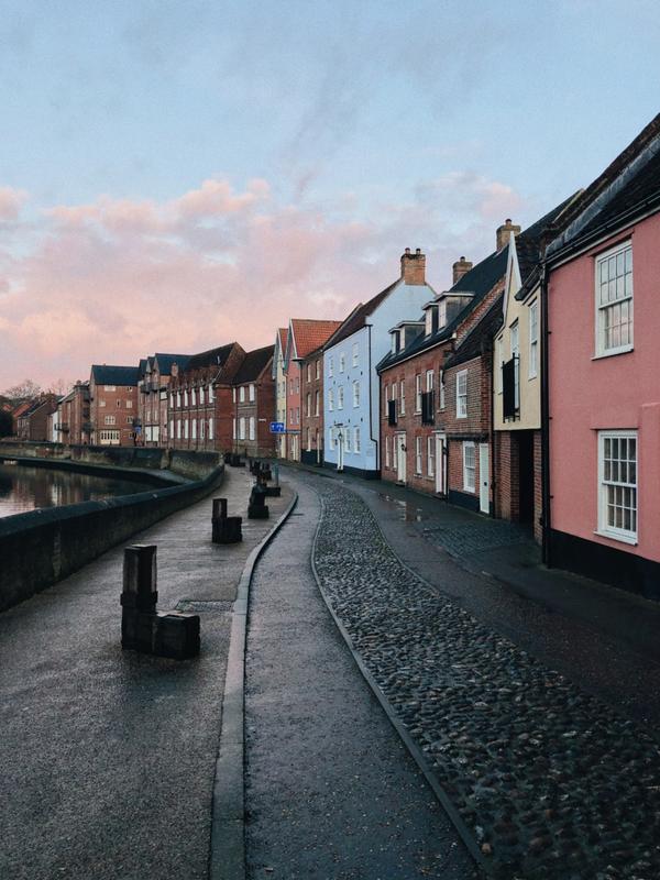 SHOULD YOU BUY A HISTORIC HOME?