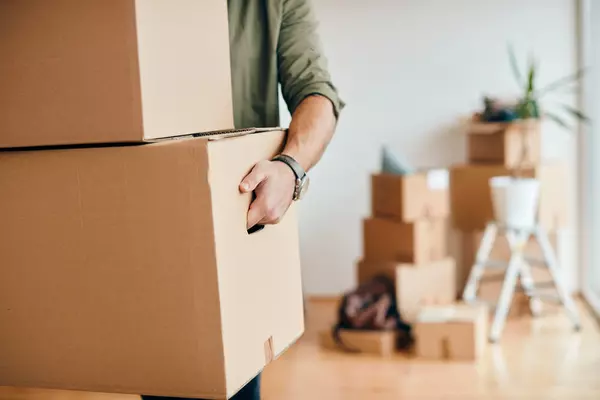 TIPS FOR MAKING A BIG MOVE,Parisa Samimi