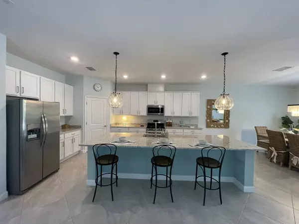 A New Beginning: Finding Family Harmony in Lakewood Ranch,Adam Miller