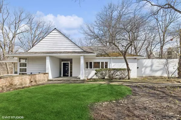 Modernist Masterpiece: Take a Peek at 155 S Deere Park DR, Highland Park, IL,Jamie Roth