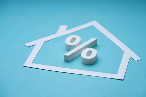 Fixed vs. Adjustable-Rate Mortgages: Which is Right for You?,Lyndsey Johnson