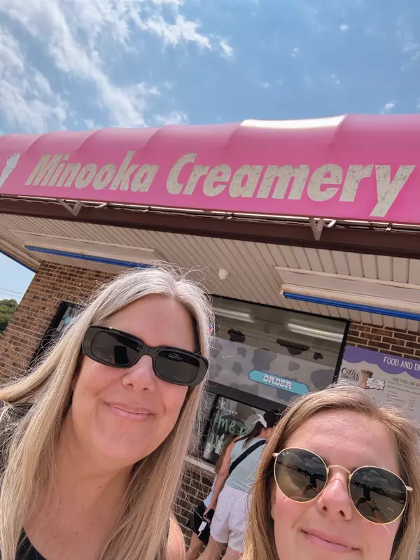 Young's Yums: Minooka Creamery ,Sara Latta-Young