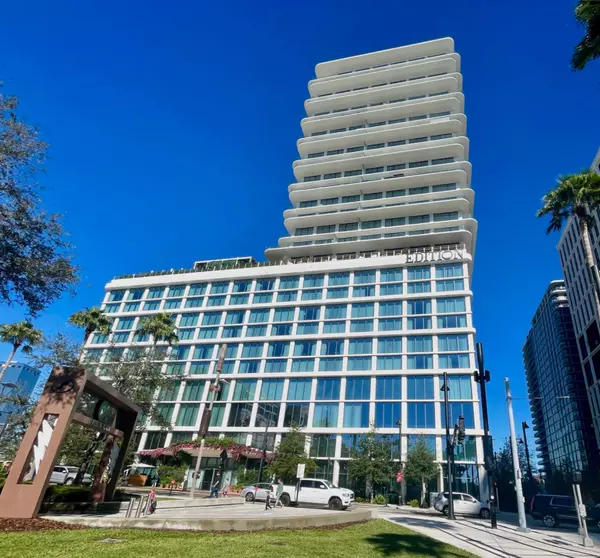 Discover Tampa's Ultra-Luxury Condo Buildings: Elevate Your Lifestyle,Shane Vanderson
