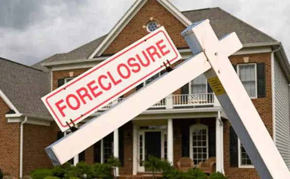 feature image of  Understanding Foreclosure: Causes, Process, and Solutions