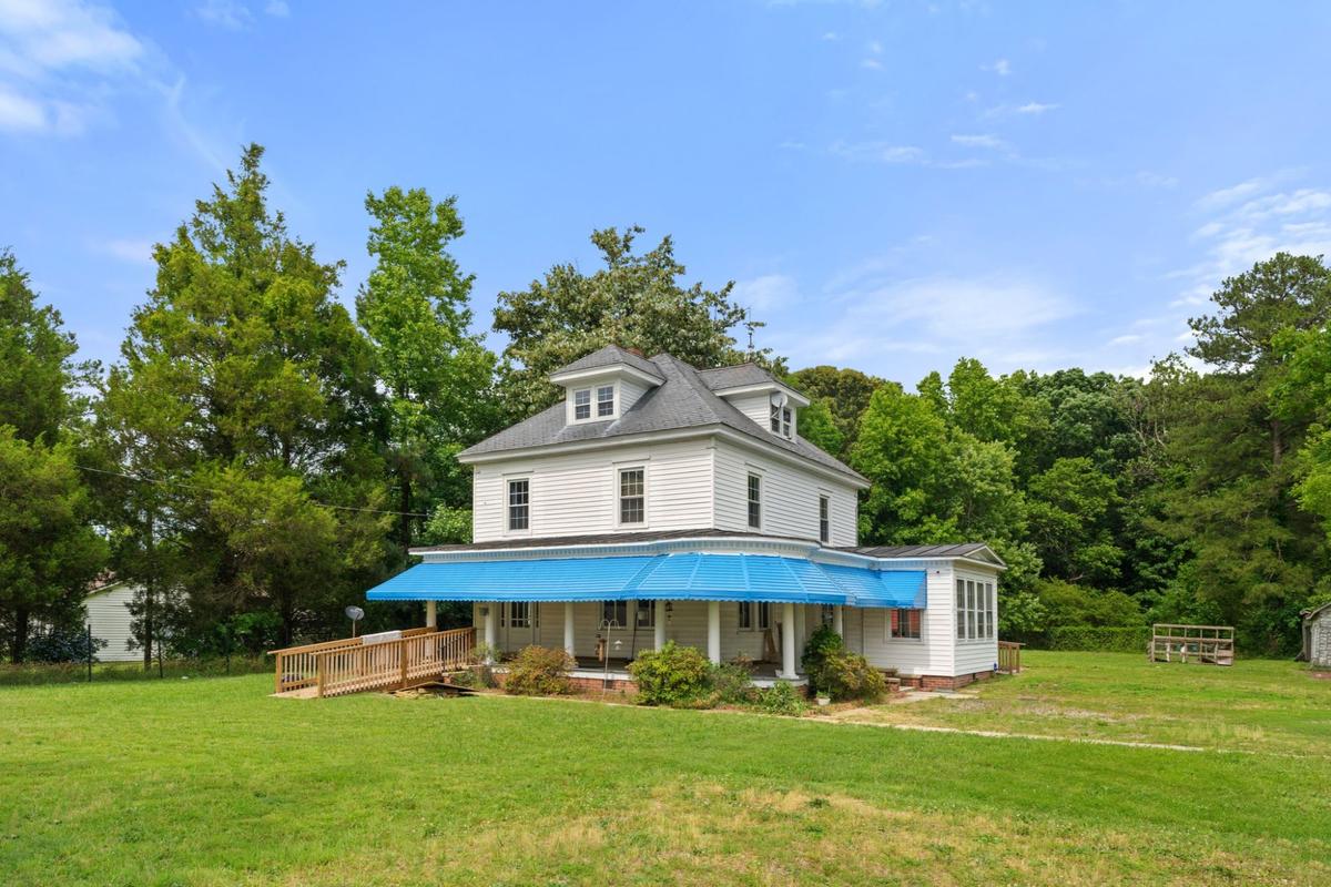 5179 MARY BALL ROAD: Your Historic Haven with Modern Comforts in La...