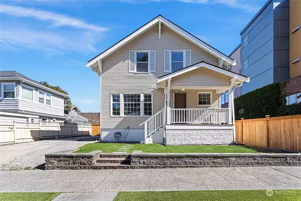 Queen Anne Charmer: 1909 Craftsman Awaits