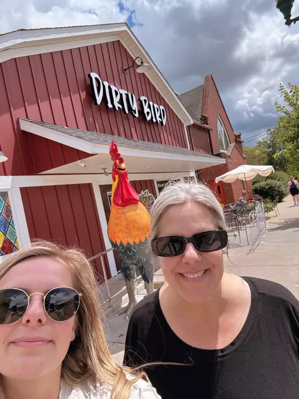 Young's Yums: The Dirty Bird,Sara Latta-Young