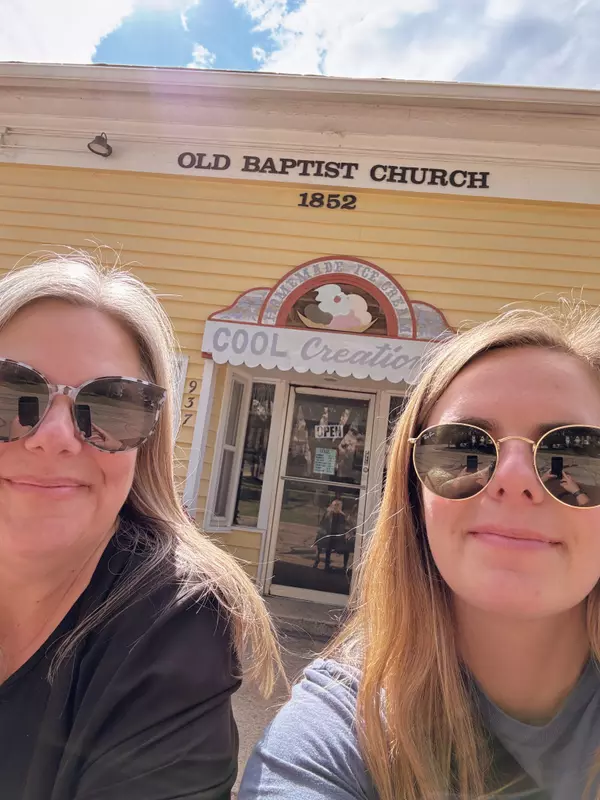 Young's Yums: Cool Creations Homemade Ice Cream,Sara Latta-Young