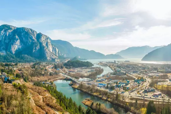 feature image of Why Move to Squamish, BC?