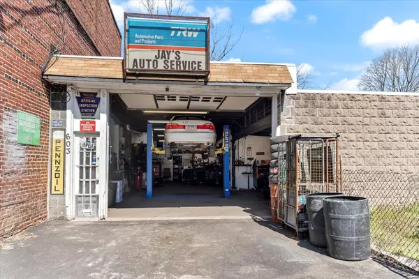01-603 Greenway Ave-18