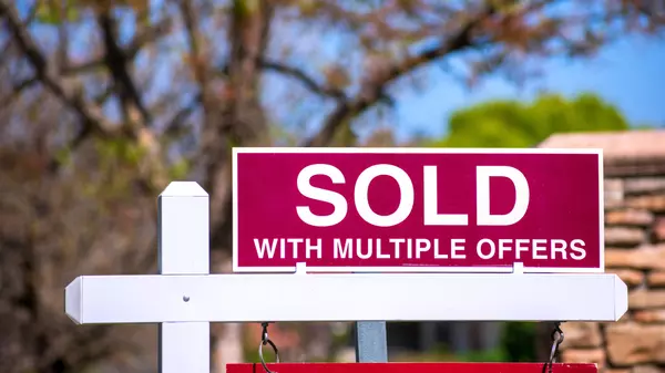 How to Win a Bidding War on Your Dream Home,Hollie Blackwood